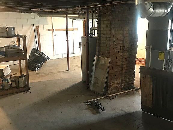 3rd image of 1406 Stewart Ave