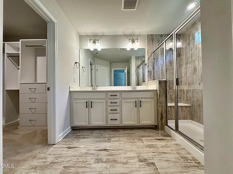 124 Orvis Dr — Photo 17