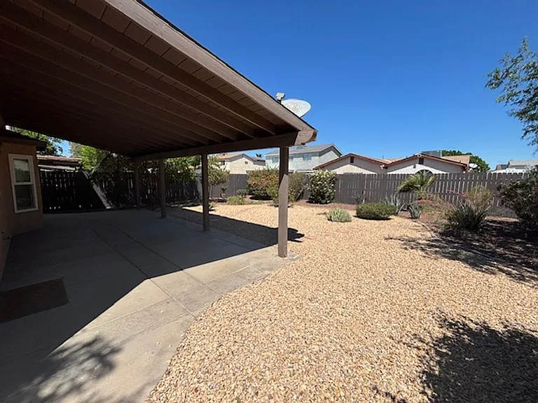 2150 W Hamilton Ave — Photo 18
