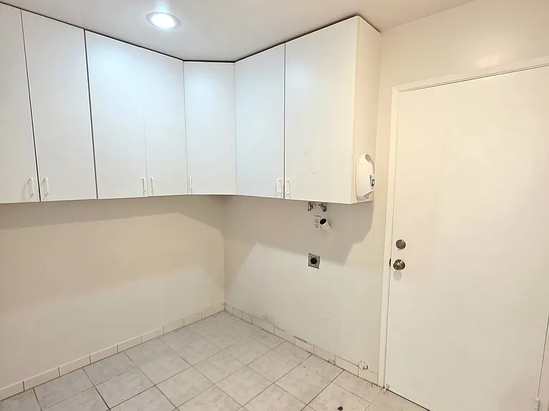 18410 Gifford St — Photo 19