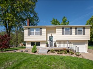 1590 Sunnyacres Rd, Akron, OH 44321