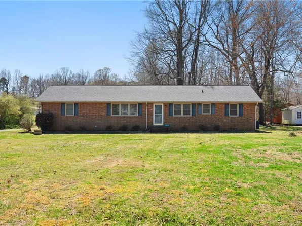 2038 Whitt Hunt Rd, Pleasant Garden, NC 27313