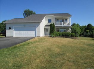 5116 Foster Rd, Canandaigua, NY 14424