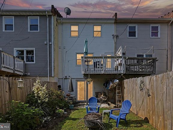 4th image of 132 Scott St