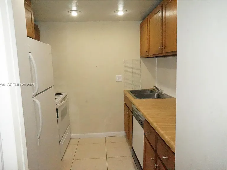 3650 Inverrary Dr #1M — Photo 7