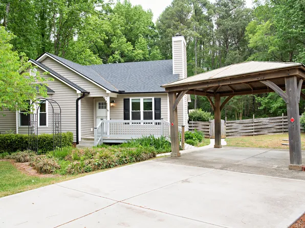 4001 Rockside Hills Dr, Raleigh, NC 27603