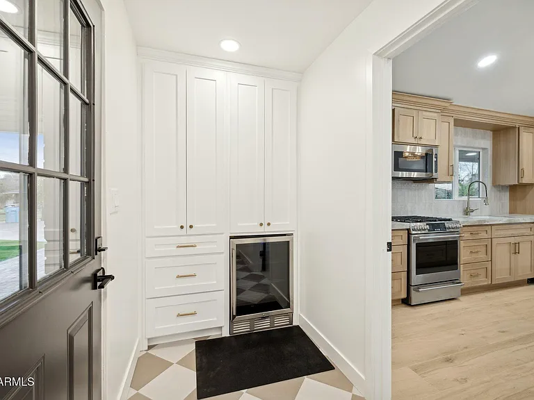 1216 W Rovey Ave — Photo 29