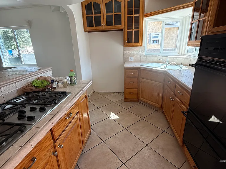 1429 Seaman Ave — Photo 4