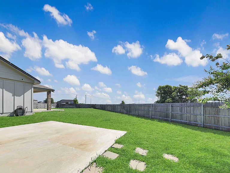 1475 Shadow Hill Ln — Photo 31