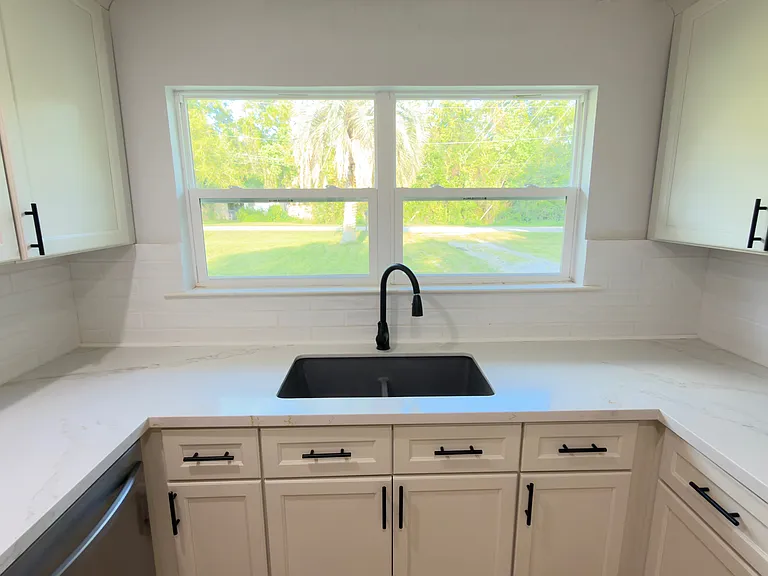 501 Mills Ave — Photo 12