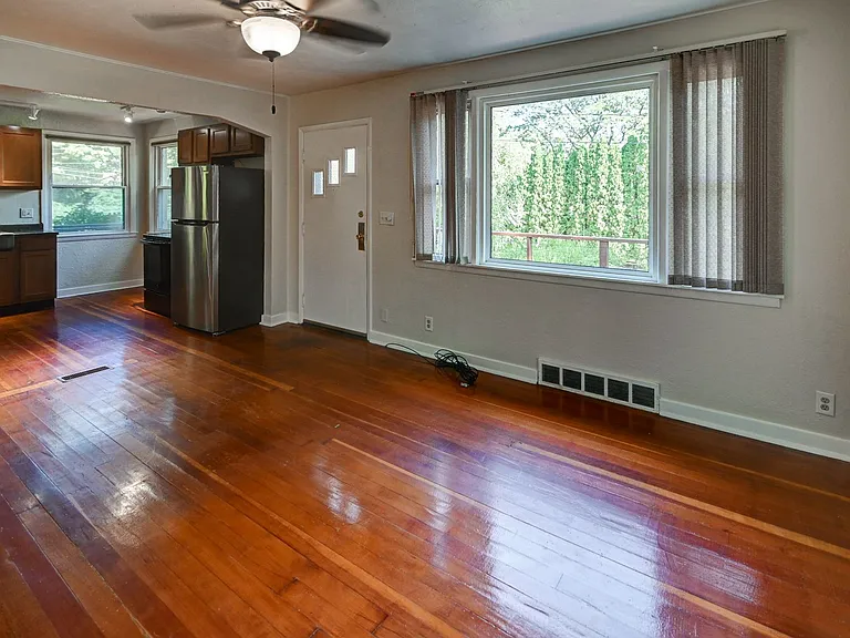 1404 Wyldhaven Ave — Photo 19