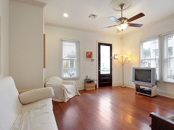 4th image of 2836 Constance St #D