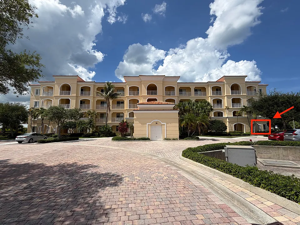 38 Harbour Isle Dr E #106