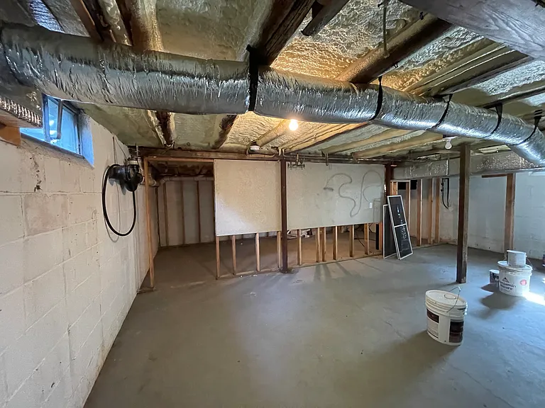 112 E Broadway #A — Photo 14