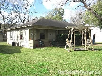 View of front of house from street