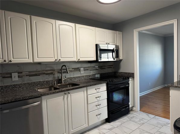 8631 Old Bonhomme Rd APT 3E, Saint Louis, MO 63132
