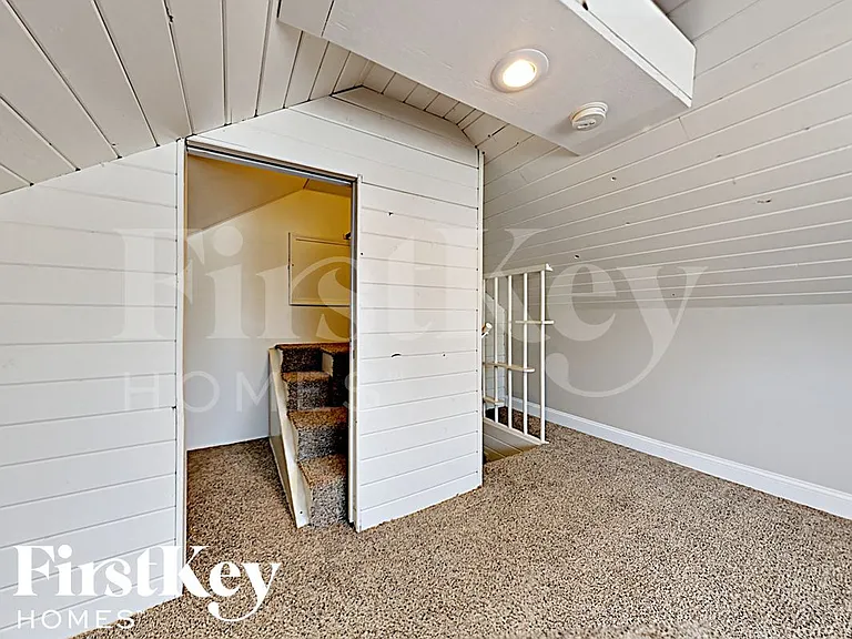 1546 Highridge Pkwy — Photo 12