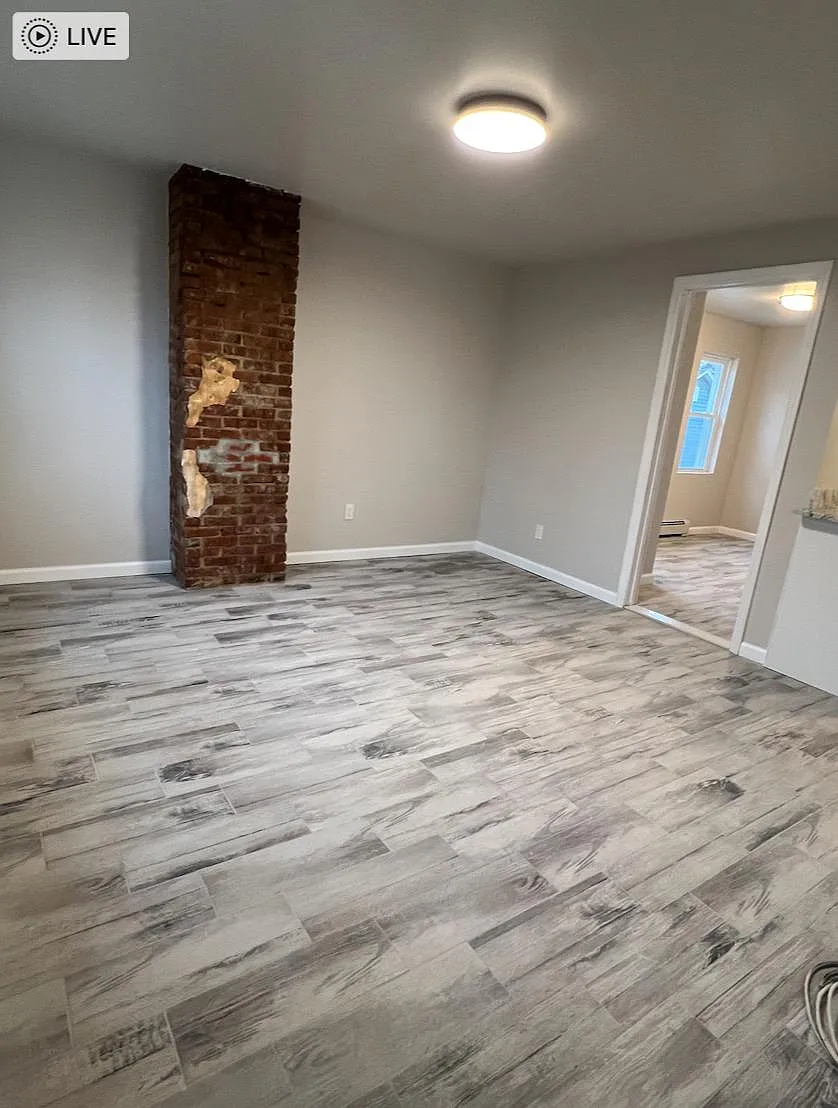 1022 Sewall Ave — Photo 4