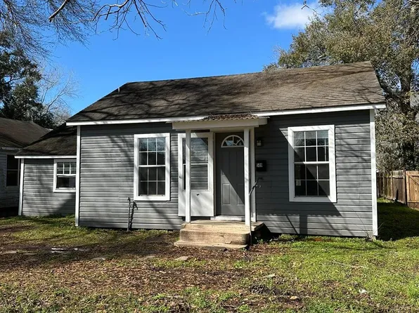 509 Lundy St, El Campo, TX 77437