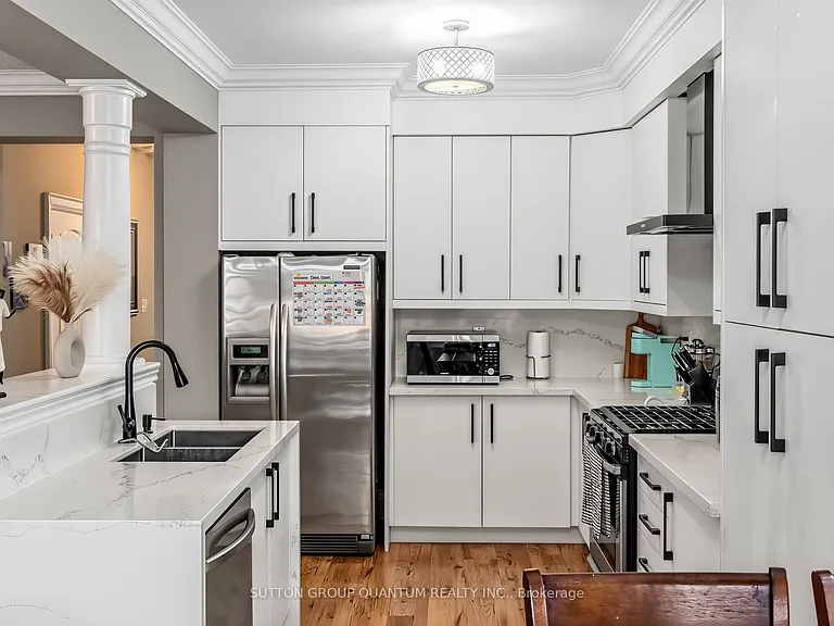 581 Grant Way #UPPER — Photo 14