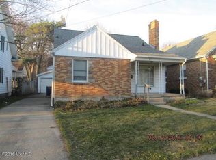 909 Flat St NE, Grand Rapids, MI