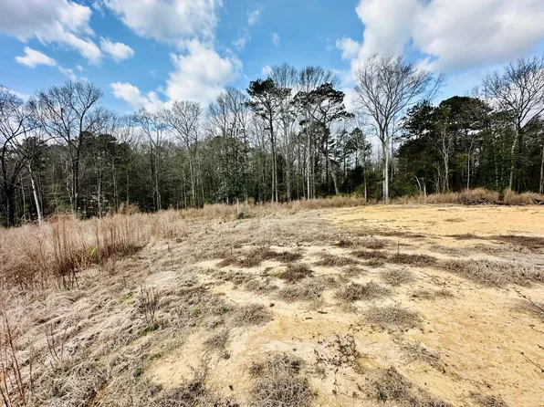 50 Forest Glen Dr, Laurel, MS 39443