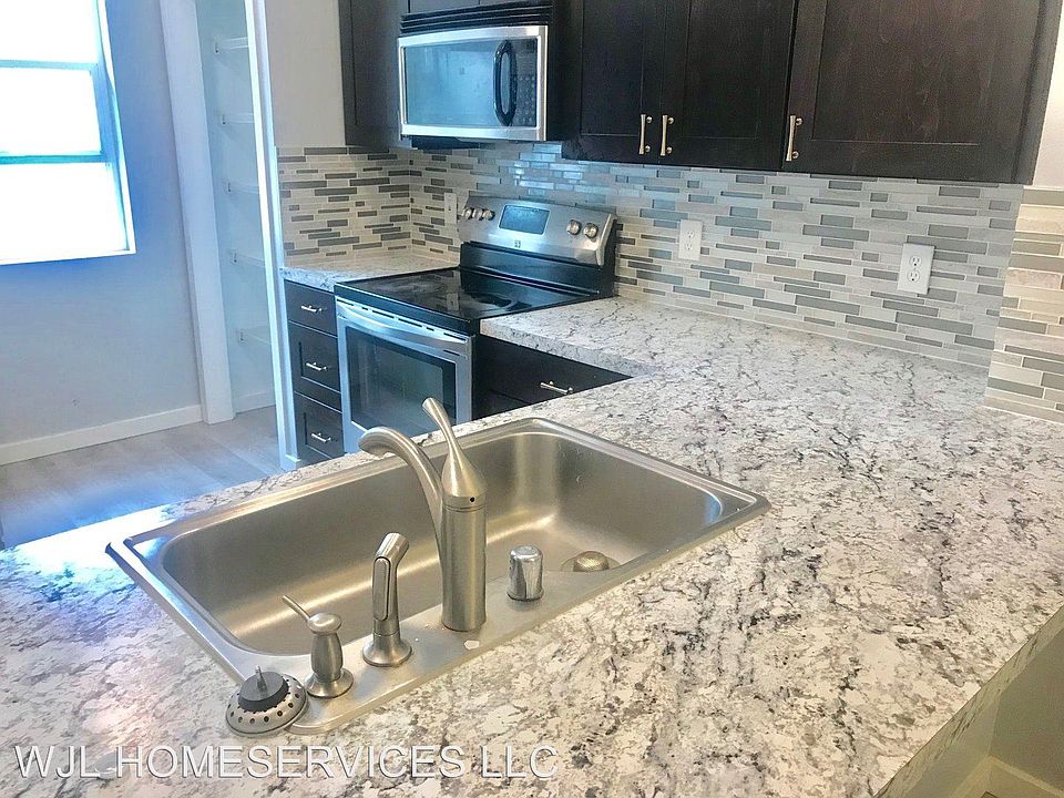 1st image of 17827 80th Ave NE #201