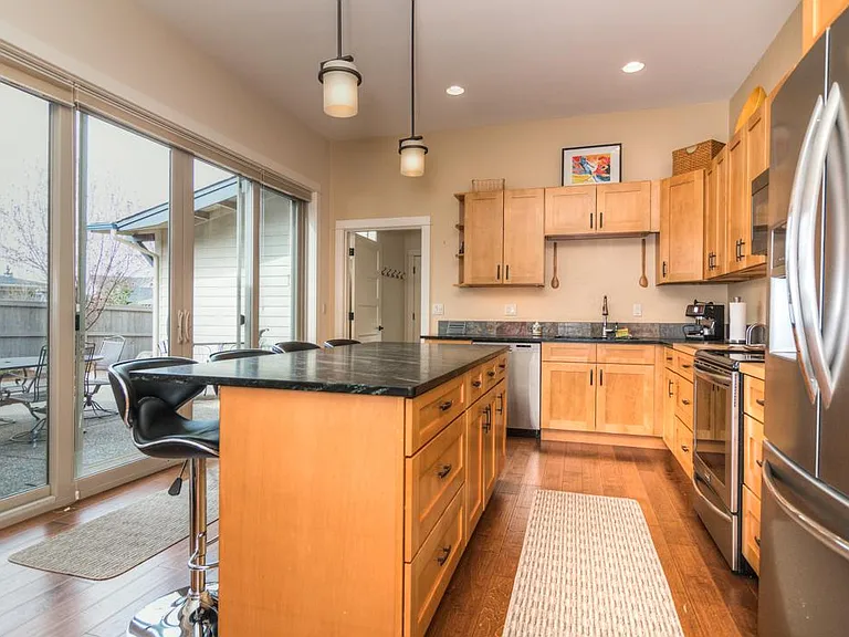 1423 NW Mount Washington Dr — Photo 7