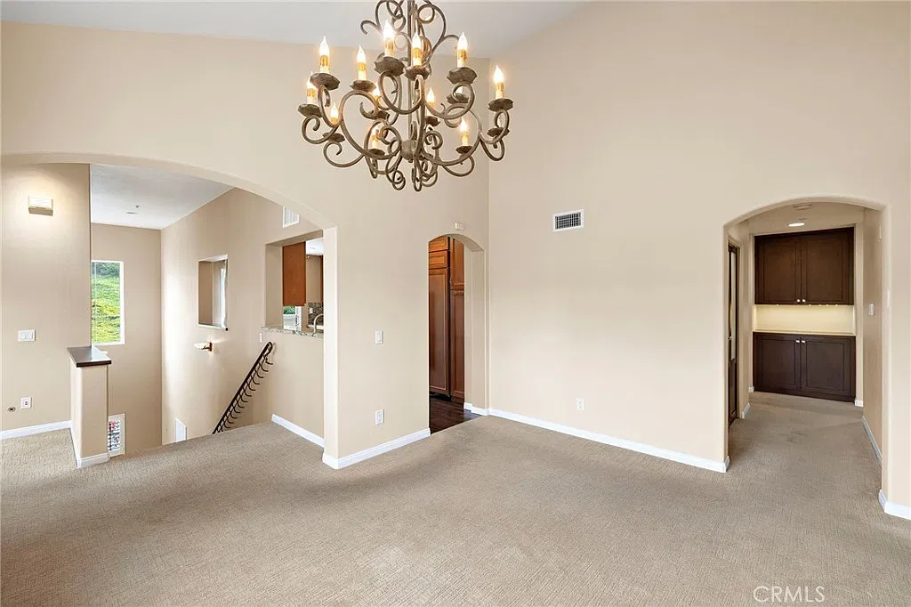 2 bed, 1450 sqft, $5,500 — Photo 3