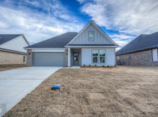5032 Falcon Bay Dr, Shreveport, LA 71107