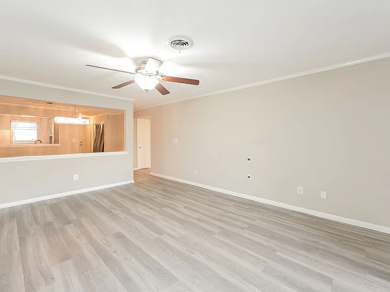 2505 W Broad St #122 — Photo 12