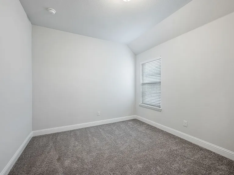 2037 Almassera Dr — Photo 12