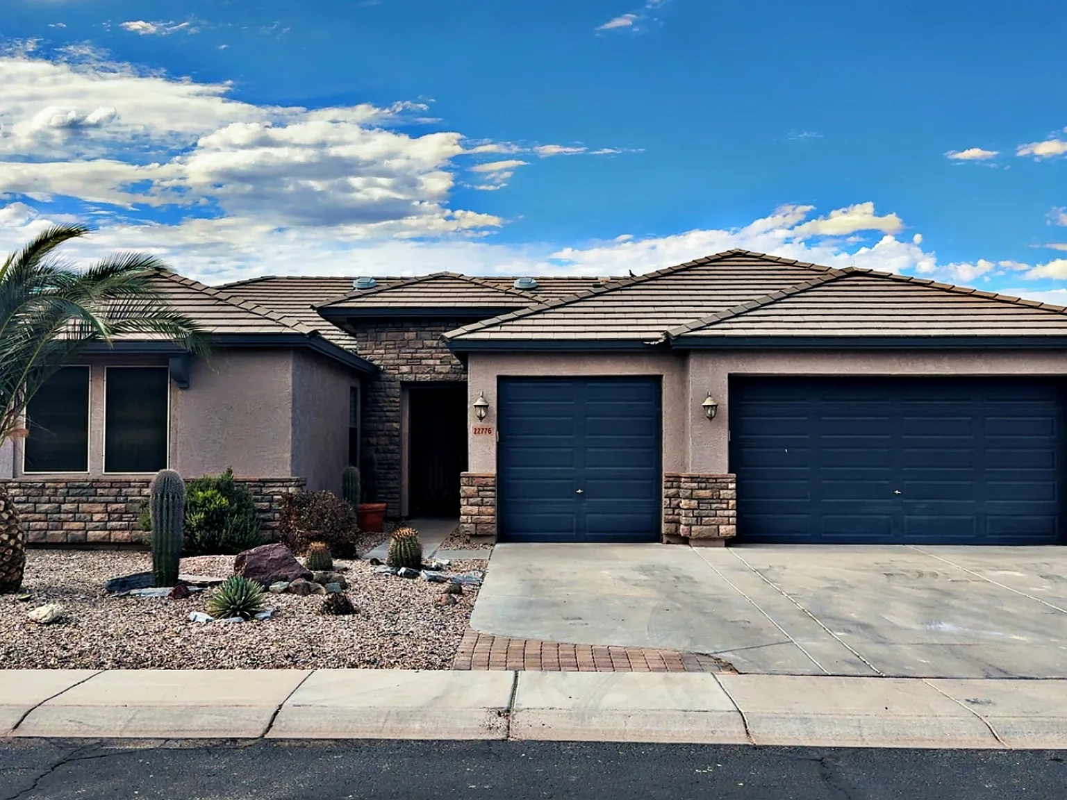 22776 W Ashleigh Marie Dr — Photo 1