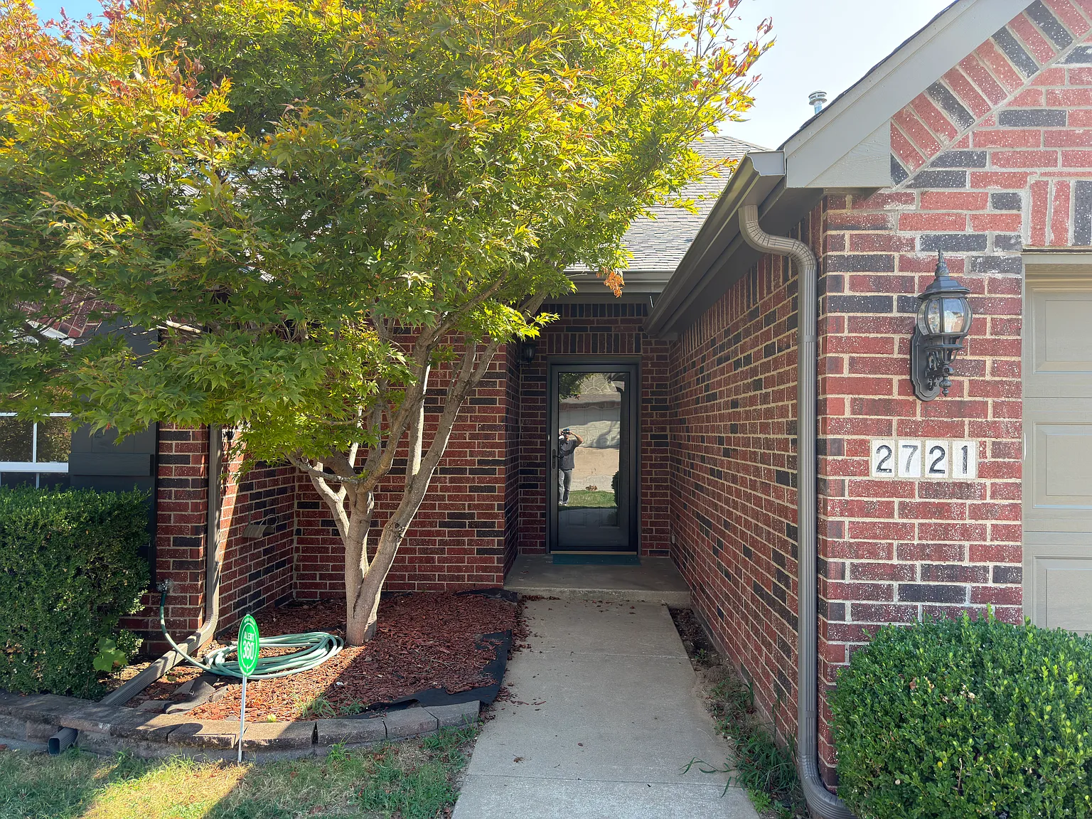 4 bed, 1899 sqft, $2,500 — Photo 2
