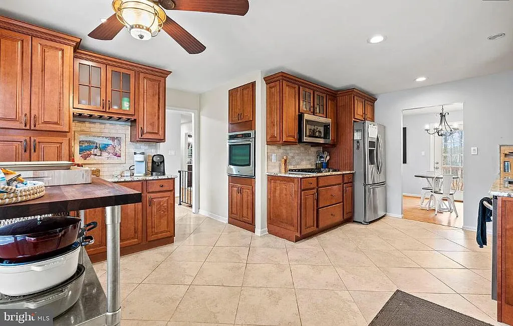 4 bed, 2806 sqft, $4,000 — Photo 3
