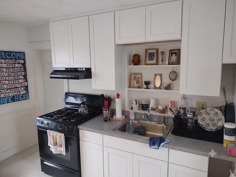 3 Oak St #2 — Photo 1