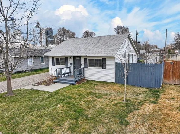 219 Van Buren St, American Falls, ID 83211