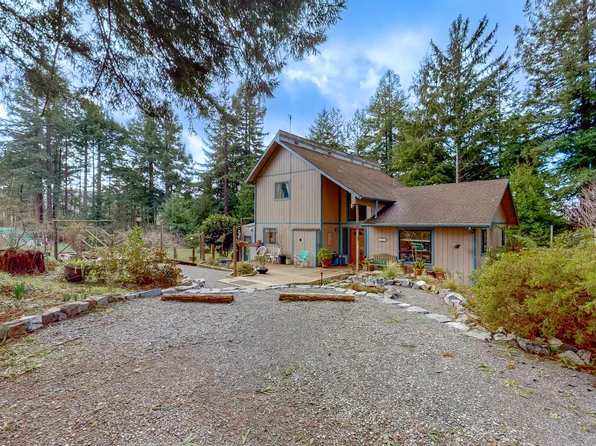 545 Cedar Hill Ln, Arcata, CA 95521
