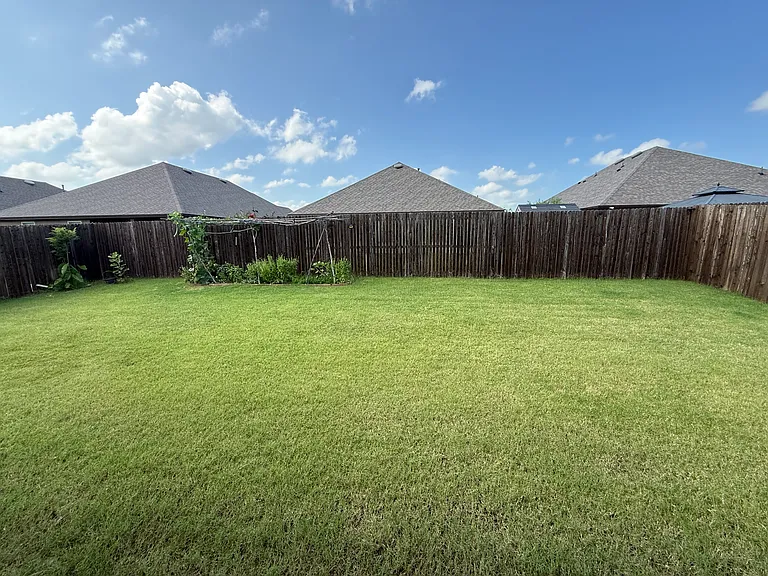 812 Honey Maple St — Photo 15