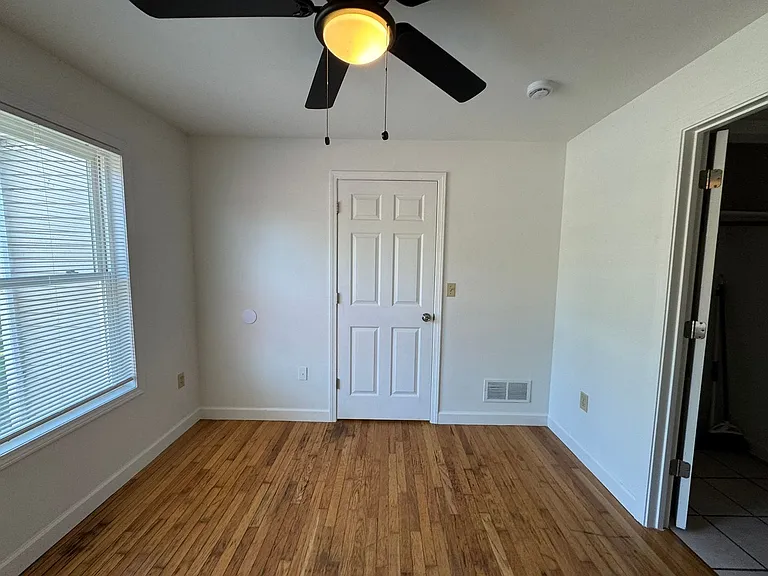 507 Banks Ave — Photo 12