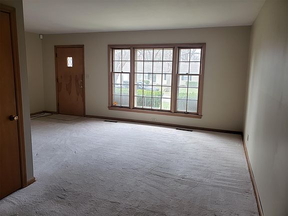 2nd image of 404 W 91st St