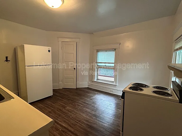 420 Pearl St #4 — Photo 1