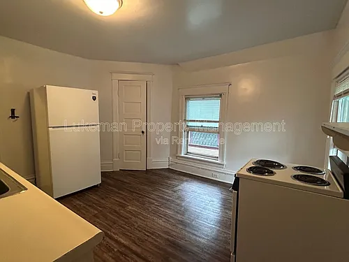 420 Pearl St Photo 1