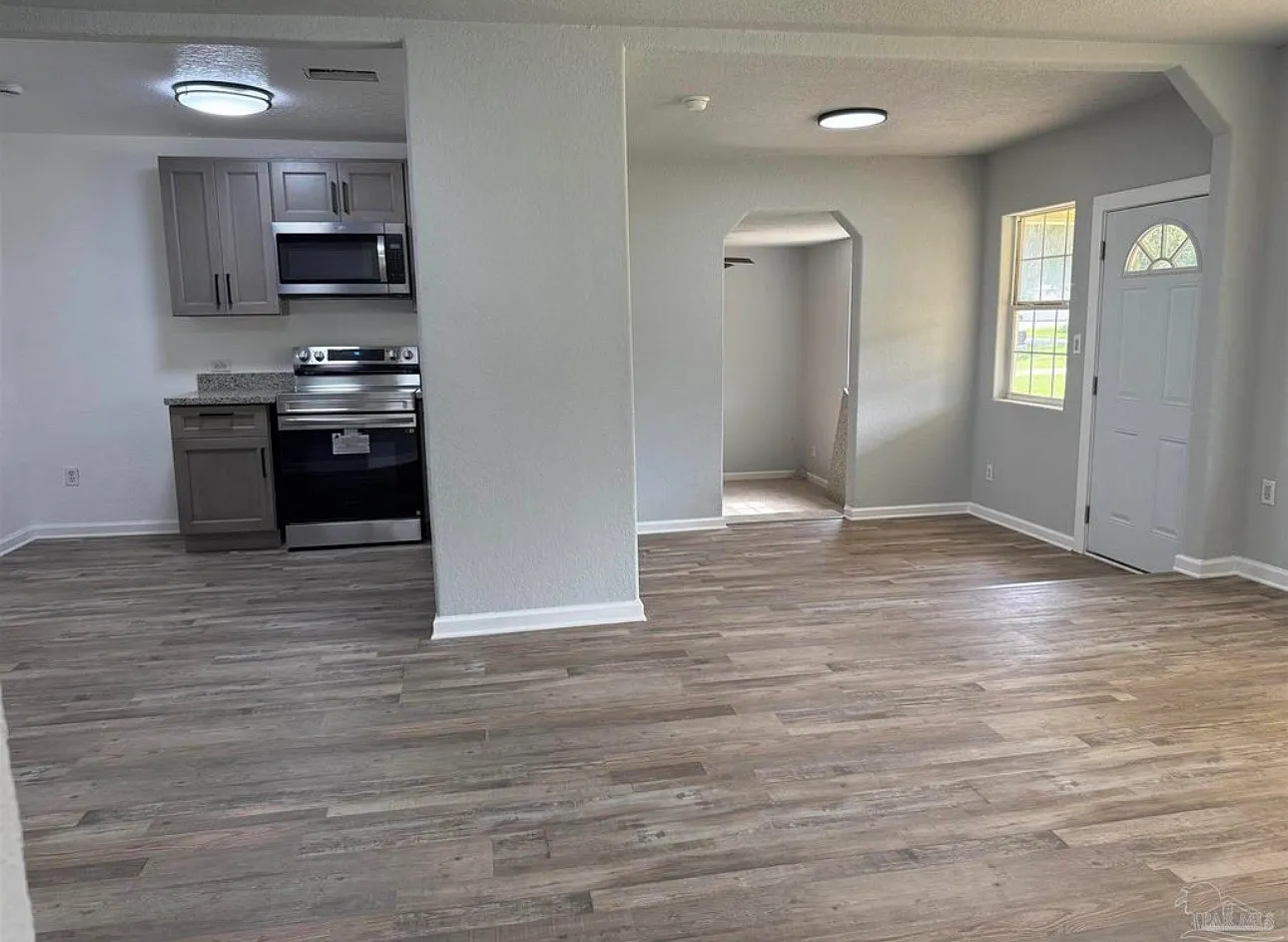 4 bed, 1816 sqft, $750 — Photo 1