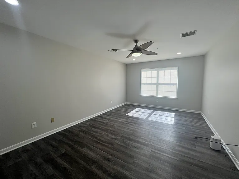 16401 Ellipse Ter — Photo 12