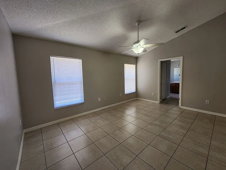 1605 Redfin Dr — Photo 6