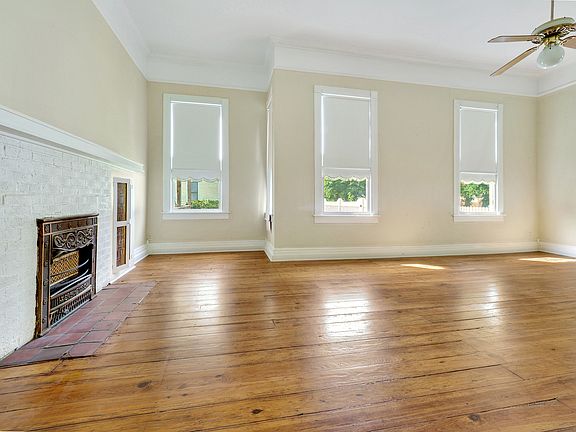 3rd image of 605 10th Ave
