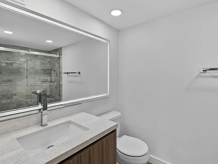 600 NE 36th St #1200 — Photo 9