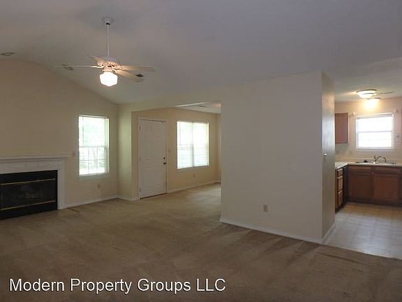 2nd image of 3705 Lupine Dr
