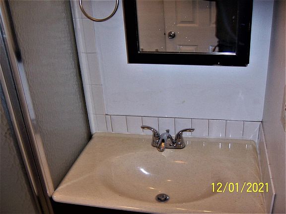 Bathroom sink